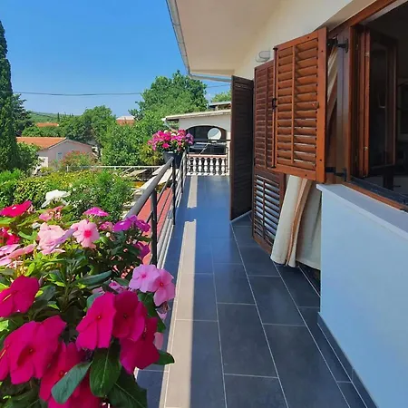 2 Bedroom Gorgeous In